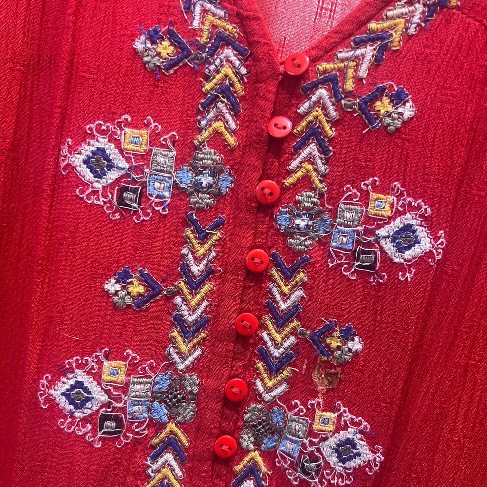 Chic Red Embroidered Top - Picture 3 of 4